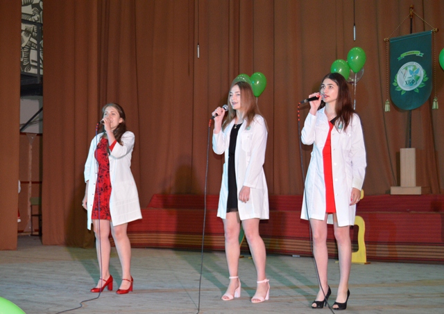 Виконання гімну факультету